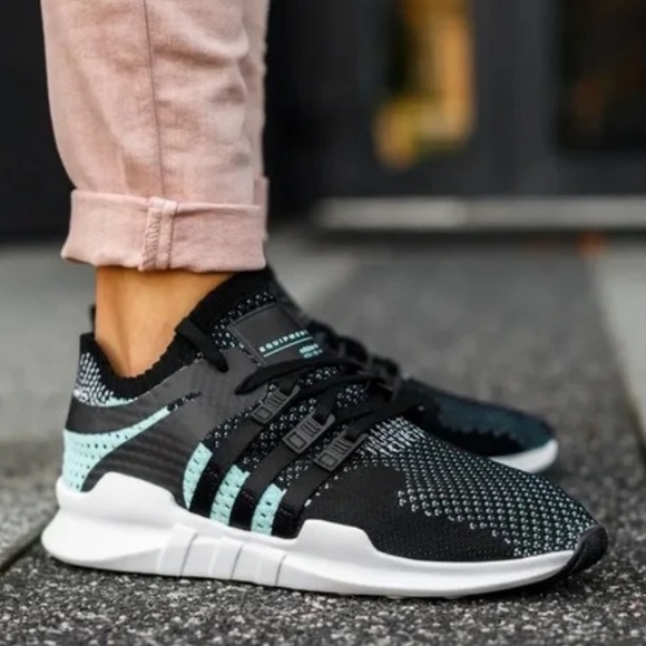 adidas Shoes - EUC Women’s Adidas (size9.5)